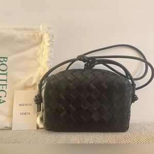 BOTTEGA VENETA Authentic 
Loop mini intrecciato leather shoulder bag